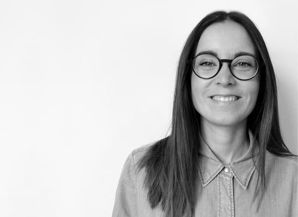 Portret na kojem je ilustratorka Anna Viktorsson.