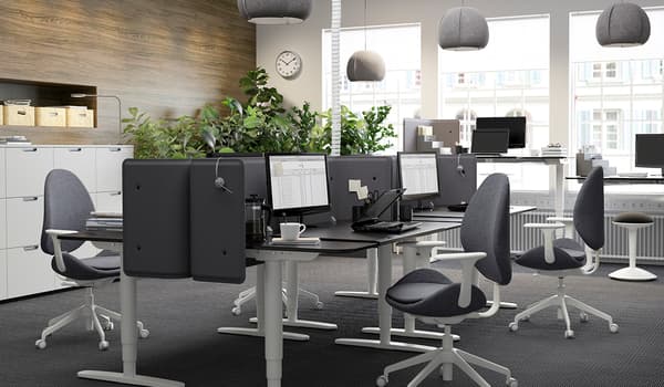 Poste de travail flexible au bureau