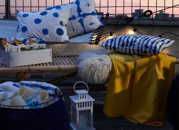 Pouffes for the terrace of our summer cinema