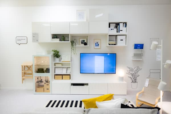 Prikaz notranjosti Studia za načrtovanje in naročanje IKEA Maribor: ideja za dnevni regal