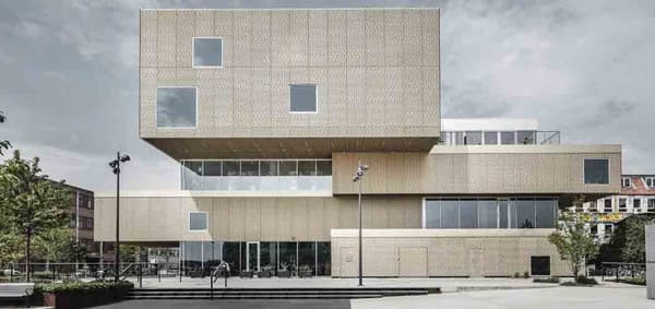 prize-winning-architecture-and-communal-spaces-at-the-biblioteket-in-copenhagen
