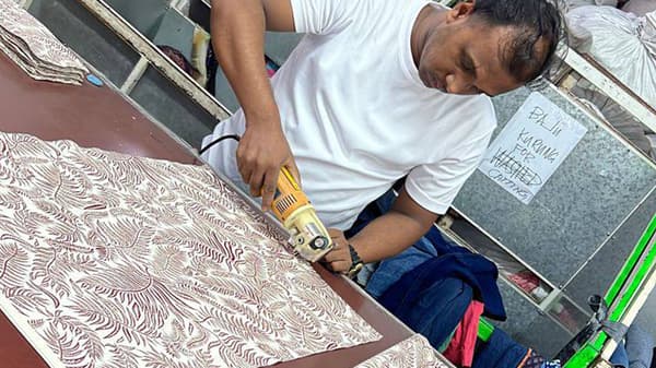 Process and cutting fabrics
