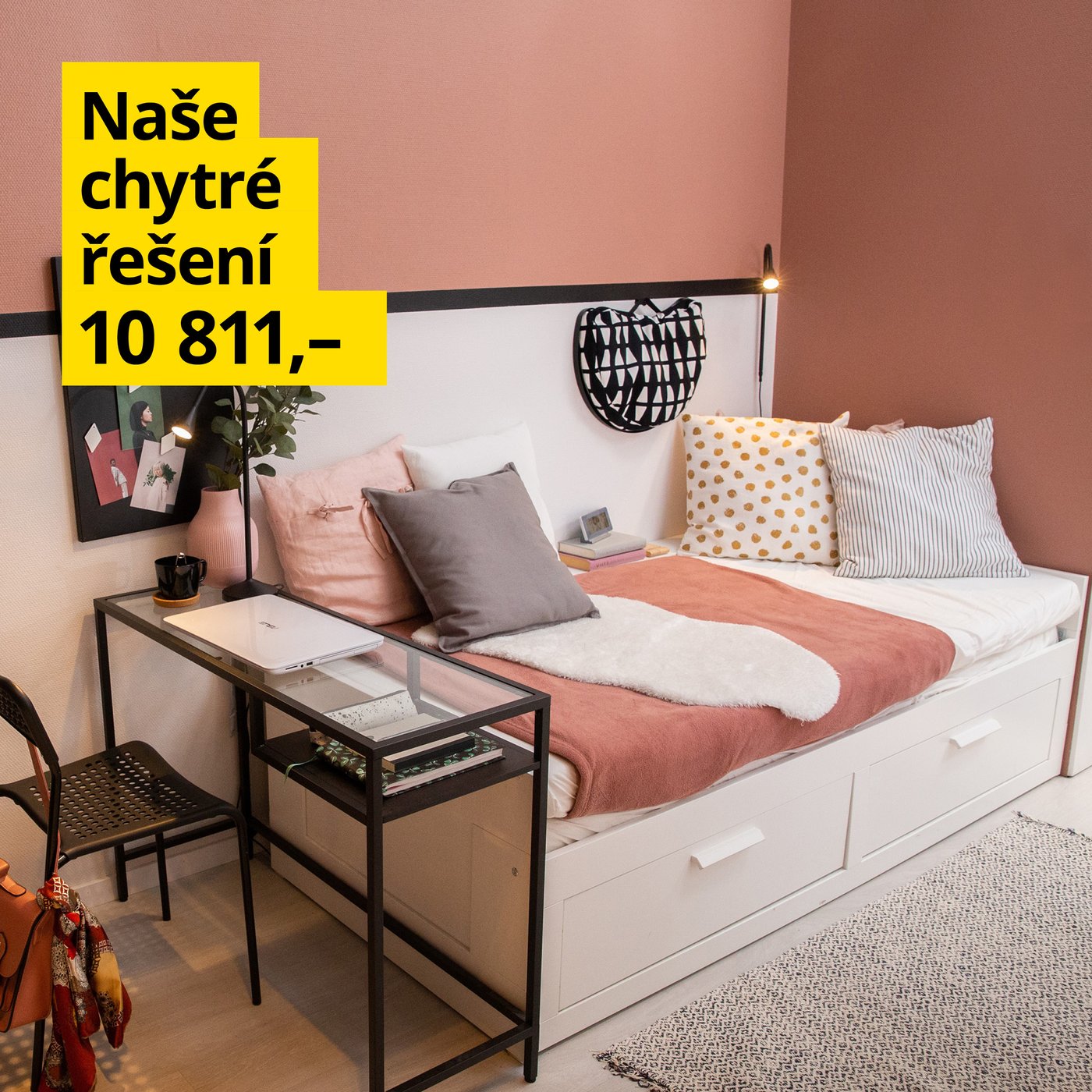 Prohlédněte si moderní ložnicí s pracovním koutkem.