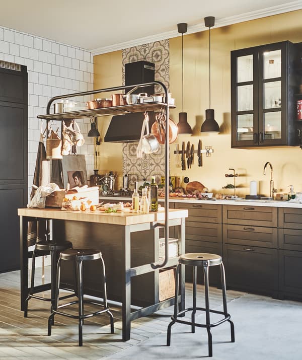 Protect and personalise your kitchen walls! With IKEA LYSEKIL wall panels you’ll get walls with a brass-coloured glow!