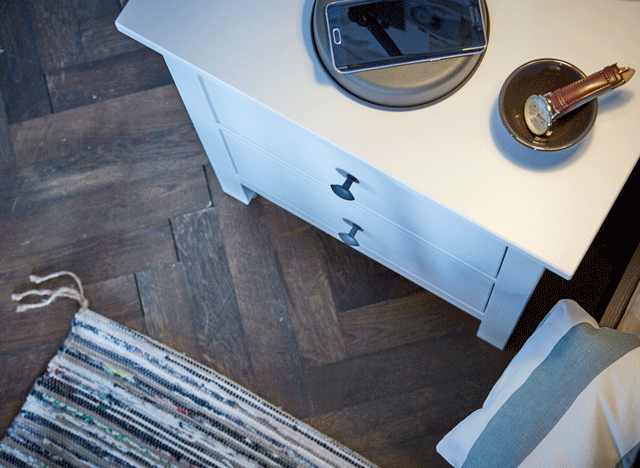 Put a battery-operated spotlight with a motion sensor inside your drawer so you easily can find pen and paper when you get an idea during the night! Try MOLGAN LED lighting, just stick the light to the drawer’s inside using the double-sided tape.