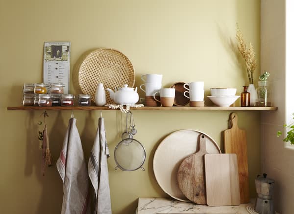 Put your favourite kitchenware on display