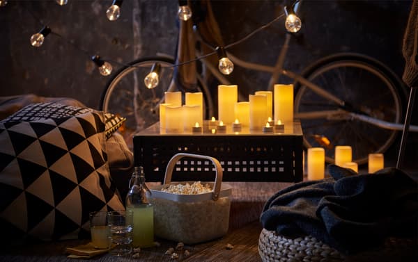 Quelques textiles, de l’éclairage, de la musique et des amis et n’importe quel endroit peut devenir un lieu de fête pour une soirée.
