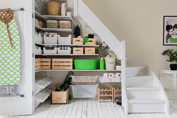rangement d'escalier-inspiration vivante IKEA