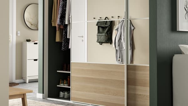 Rangement modulaire à portes coulissantes SKYTTA.