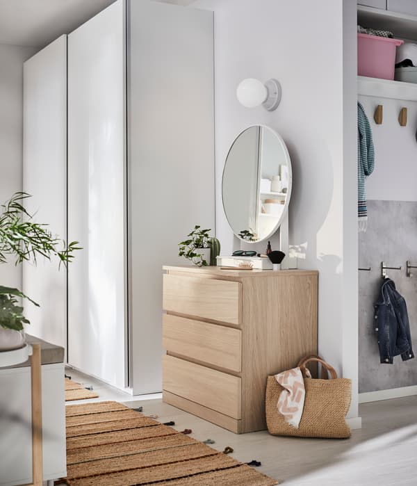 Rangements fermés PAX entrée