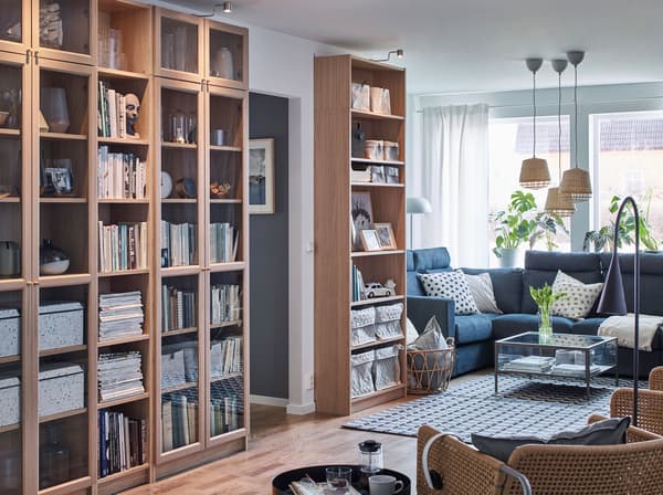 Reach for the sky and maximise the full height of your walls with customisable IKEA BILLY OXBERG brown bookcases, shelves and glass cabinet doors.
