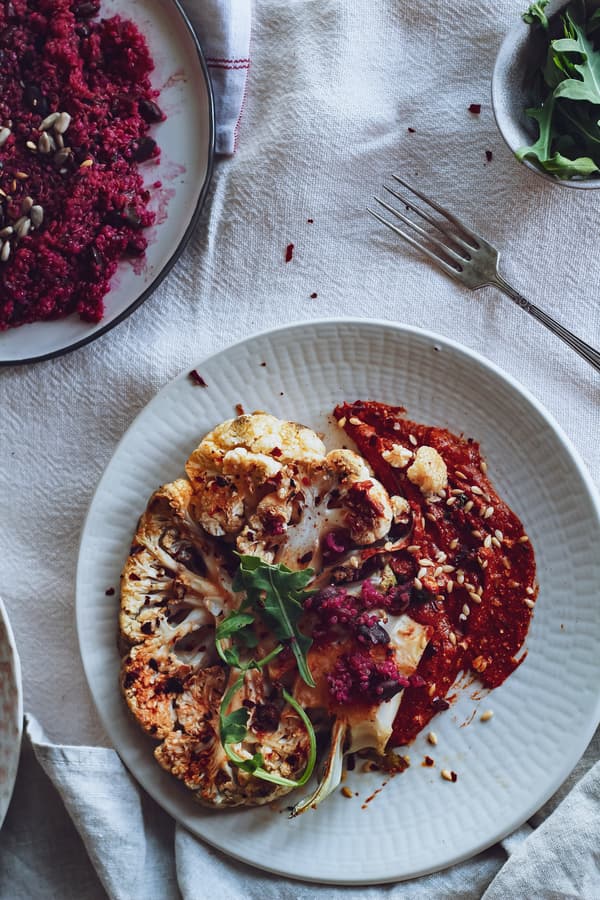 Receta coliflor asada con crema de pimientos