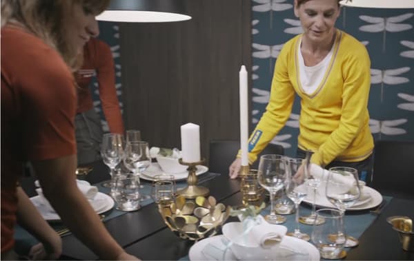 recevoir des invités à la maison, table extensible, place pour invités, salle à manger, conseils salle à manger, conseils d’aménagement, invités salle à manger, hôte parfait, invités spontanés, inviter des personnes, guide IKEA, idées IKEA