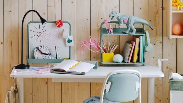 RELATERA desk systems.