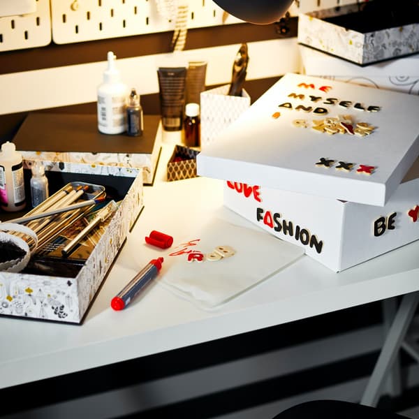 Reusing a cardboard box as a memory box