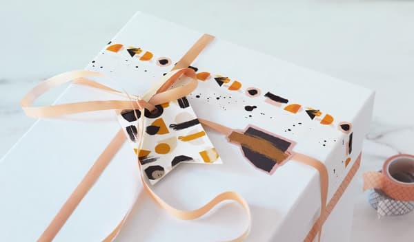 Reusing cardboard gift boxes