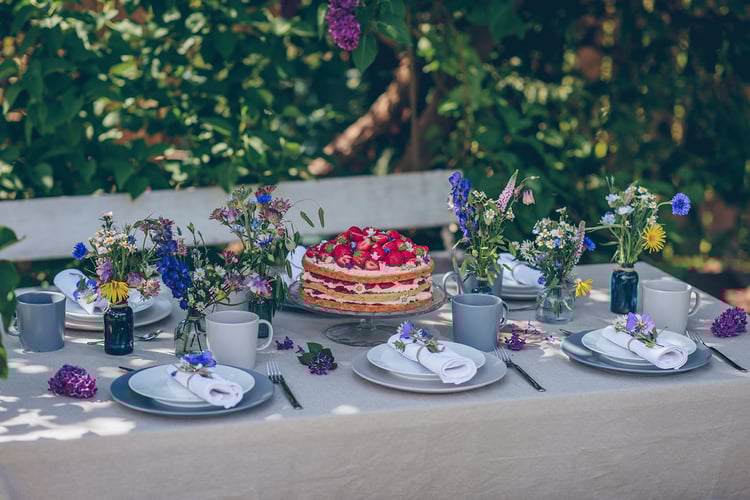 Sommerliche Mandeltorte mit Erdbeeren und Sahne - IKEA Deutschland Sommerliche Mandeltorte mit Erdbeeren und Sahne - IKEA Deutschland