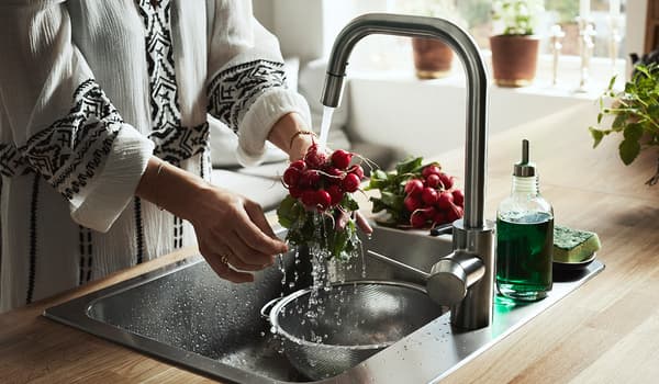 Risparmiare l’acqua con coltello e forchetta 