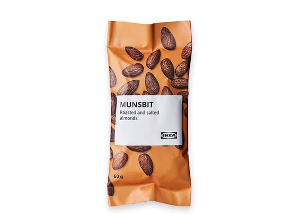 Roasted and salted almonds