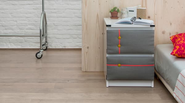Robe : enveloppée doucement