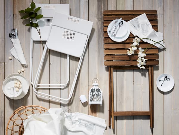 Romantic white tablescape