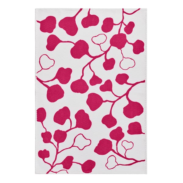 Rug with pink flowers