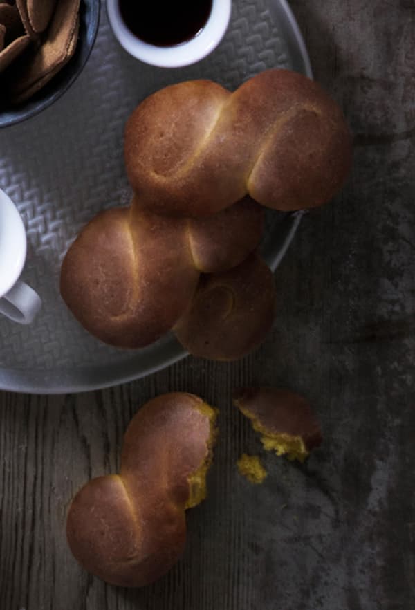 Saffron buns