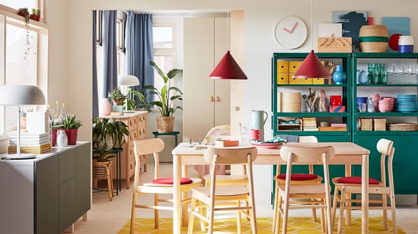Salle à manger avec table et chaises en bouleau RÖNNINGE