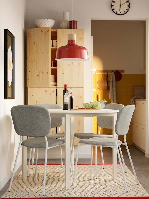 Salle à manger grise...