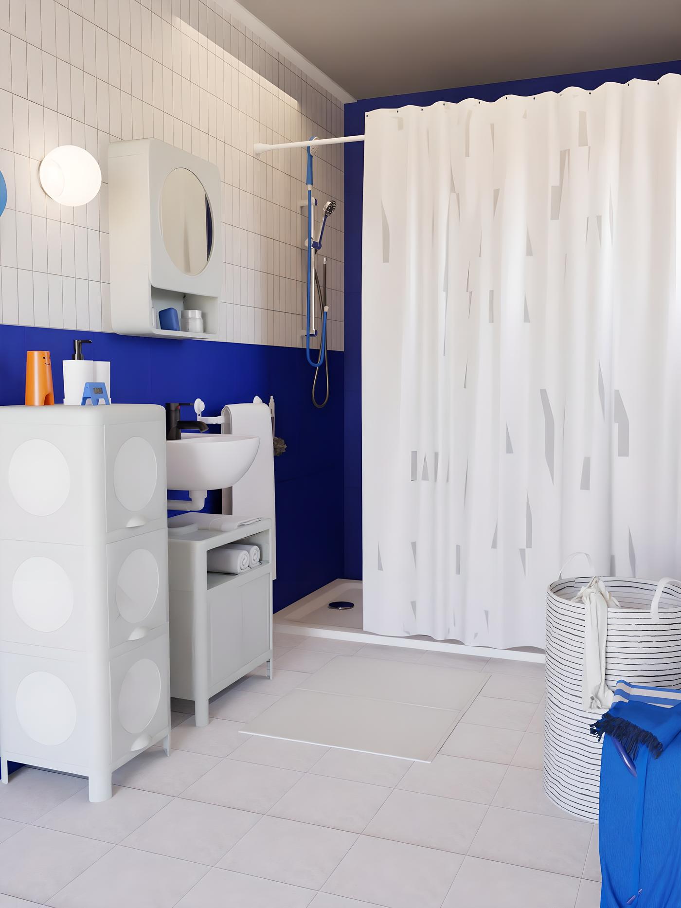 salle de bain bleu et blanche