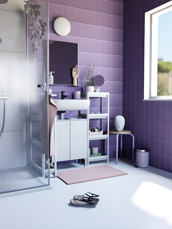 salle de bain violette