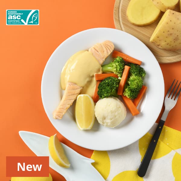 Salmon with Mashed Potatoes and Hollandaise Sauce
259 THB 