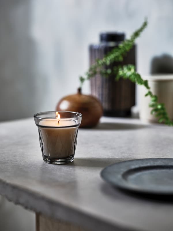 scented candles to celebrate valentine's day at home
