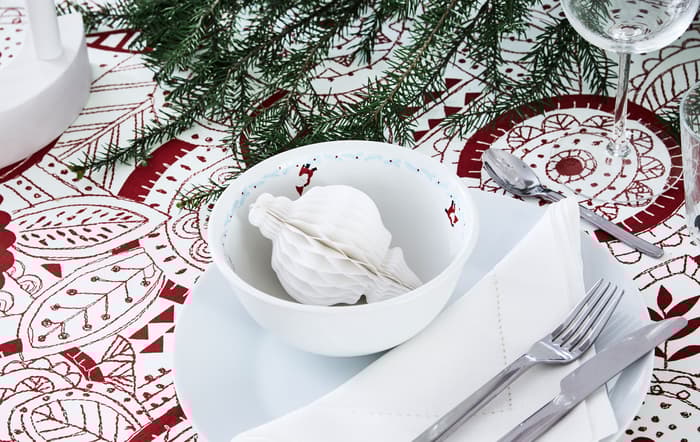How to set a holiday table with a retro-modern twist - IKEA