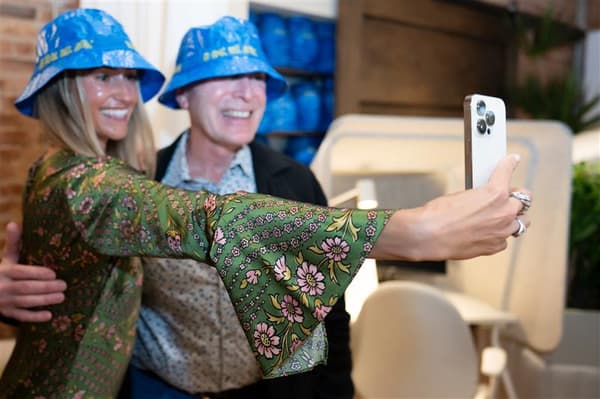 selfie bucket hats