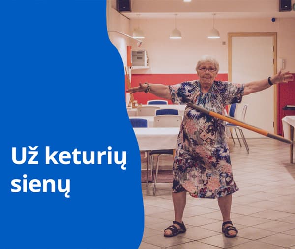 Sena moteris suka hula lanką