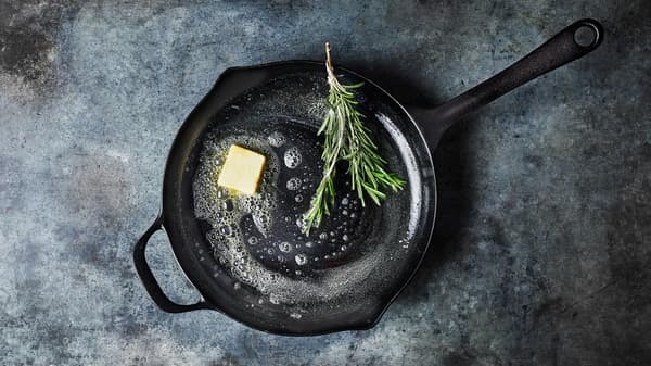 Série d’ustensiles de cuisson VARDAGEN.