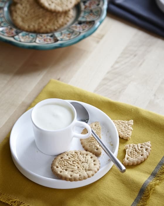  Serve the lemon mousse with biscuits for dunking 