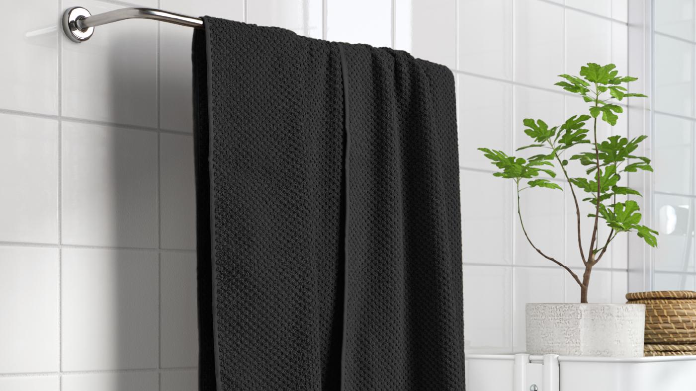 serviette grise salle de bain