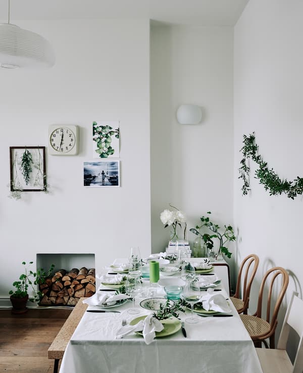 Set the table for supper