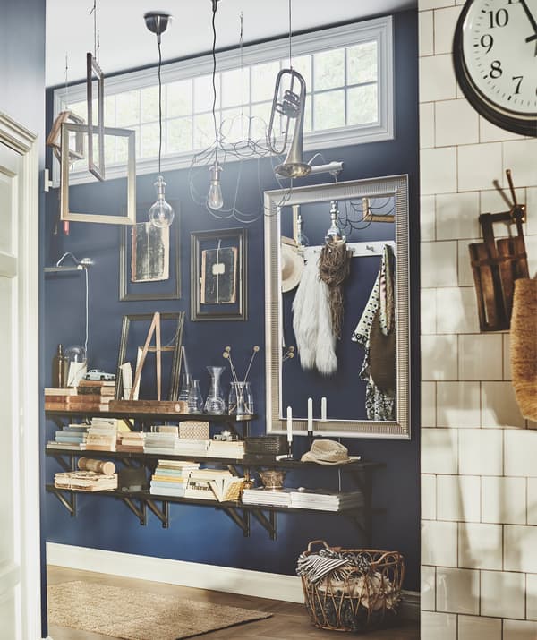 Show off your favourites on a wall shelf such as IKEA EKBY JÄRPEN/EKBY VALTER wall shelf!
