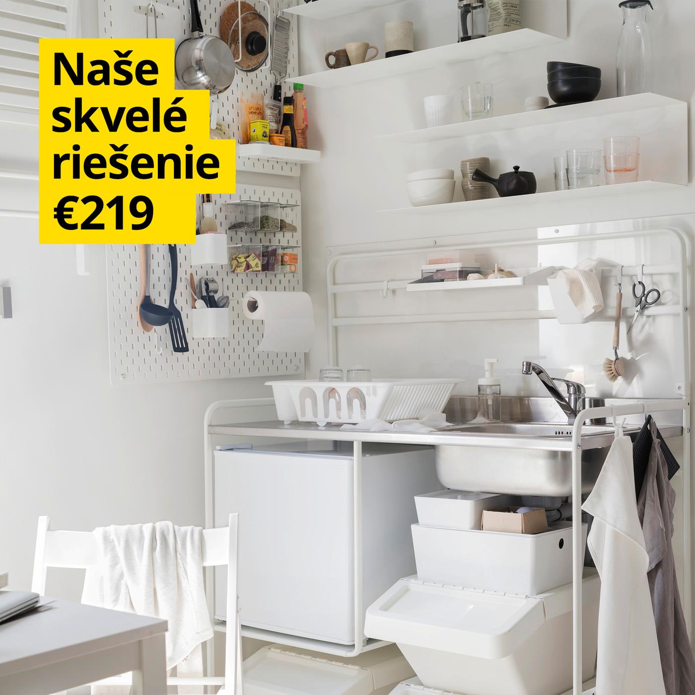 Šikovne zariadená kuchynka.