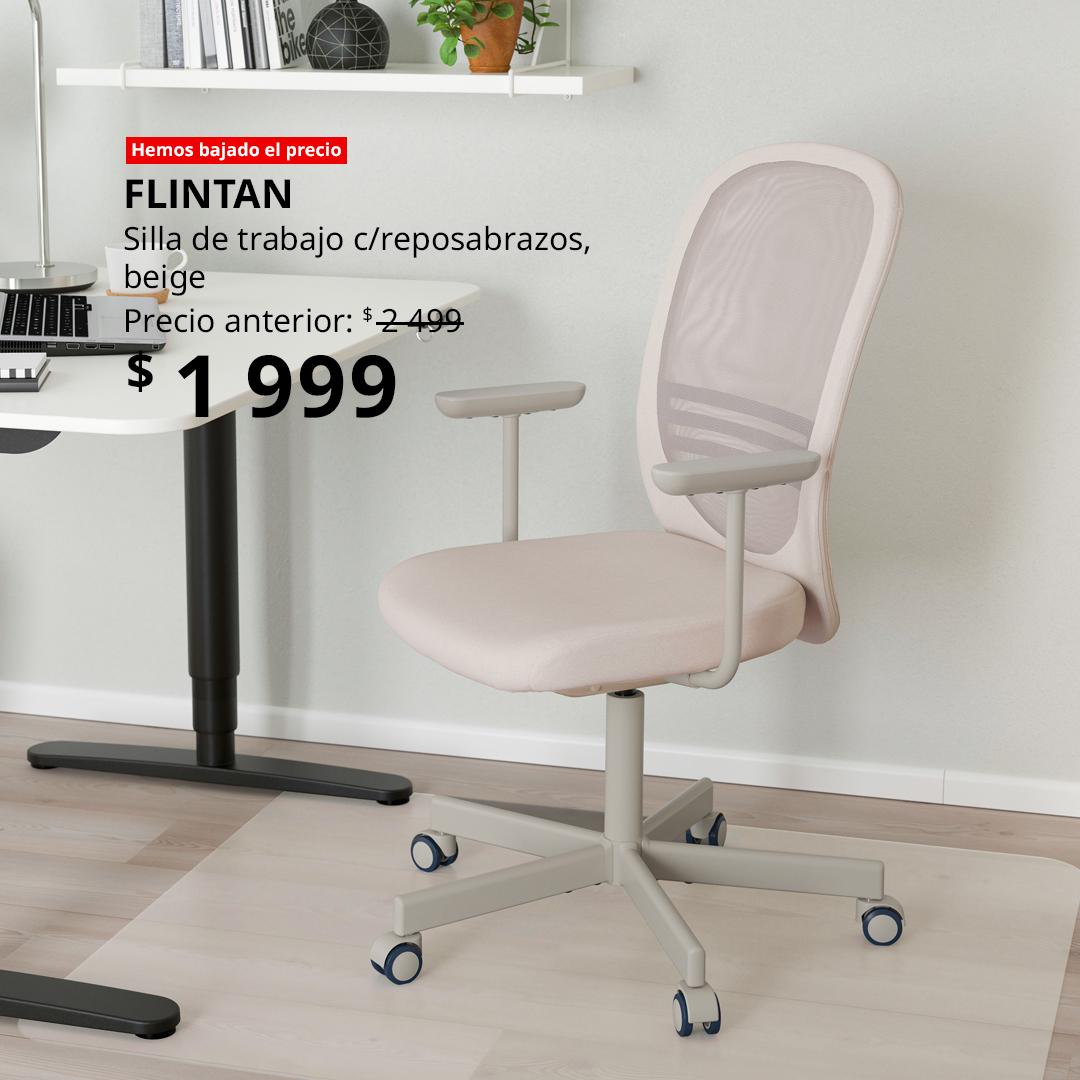 Silla de escritorio FLINTAN beige con reposabrazos.