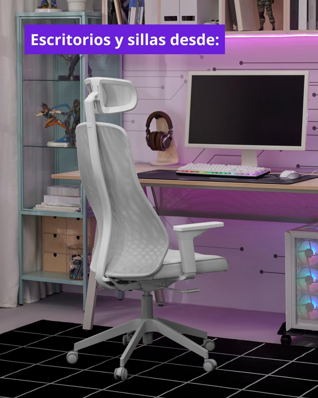 Silla gamer gris junto a escritorio con llamado desde