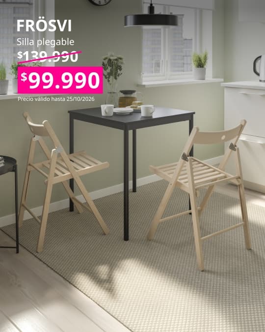 Silla plegable FRÖSVI en un comedor