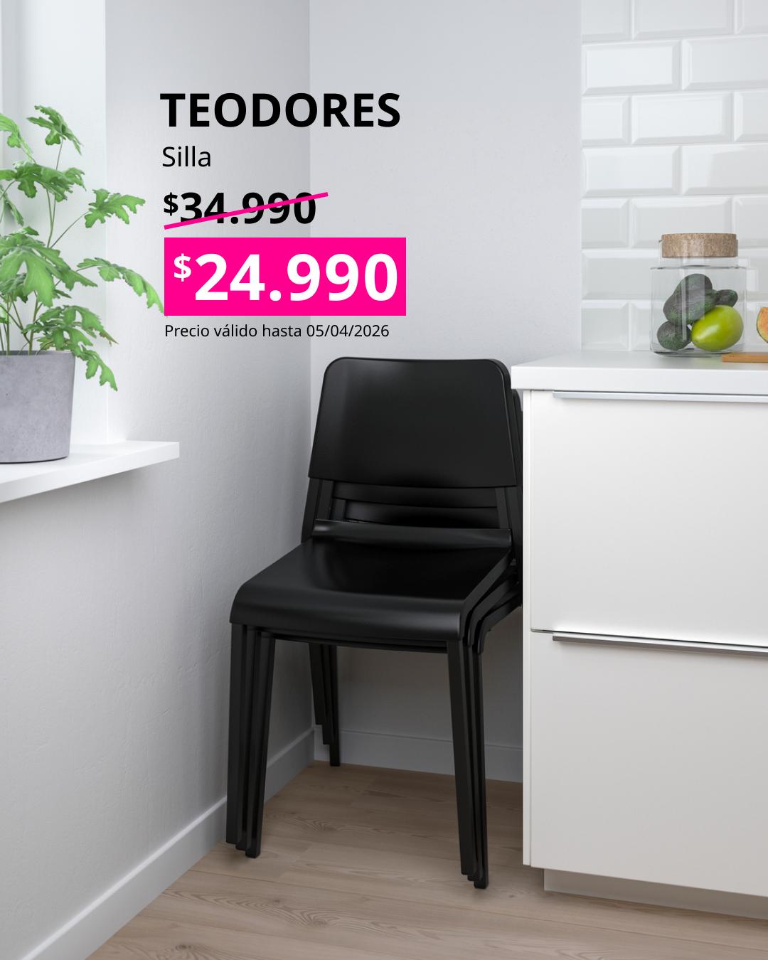 Silla TEODORES negra apilada en una esquina de cocina de estilo minimalista. Texto muestra precio rebajado a $24.990 y precio anterior tachado.