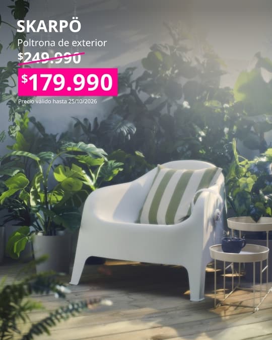 Sillón con reposabrazos SKARPÖ para exterior en color blanco, pensado para patios, balcones y jardines.