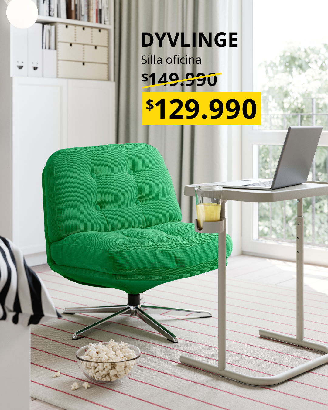 Sillón giratorio DYVLINGE tapizado en tela Kelinge color verde, con diseño compacto y base redonda.