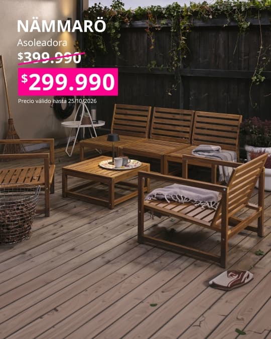 Sillón lounge de exterior NÄMMARÖ en marrón claro tintado, ideal para crear una zona de descanso en jardines o terrazas.