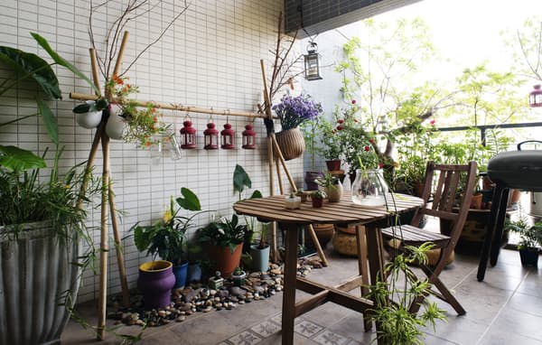 Simple ways to get your balcony ready for spring